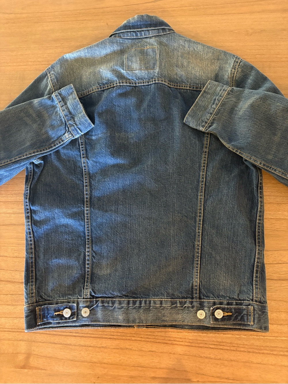 Levi's Men's Faded Blue Denim Trucker Jacket - Medium - Picture 7 of 9